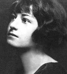 220px-Young_Dorothy_Parker