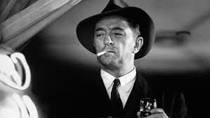 Robert Mitchum as Philip Marlowe in "Farewell, My Lovely."